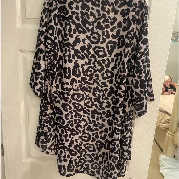 PinkMilly Leopard Print Kimono - Picture 7 of 8